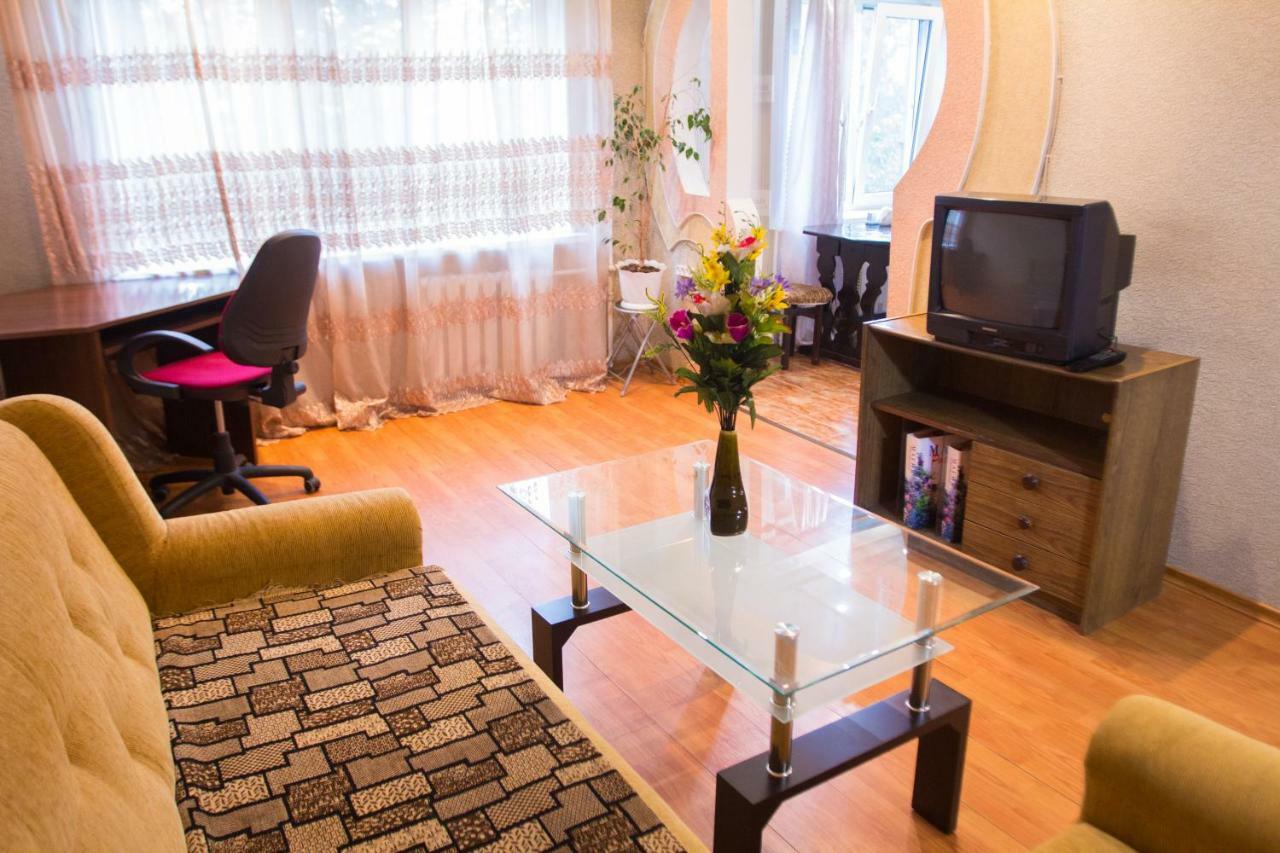 Zaporizhia 2Room Semi-Luxury Apt On Ukrainskaya 34 Street מראה חיצוני תמונה